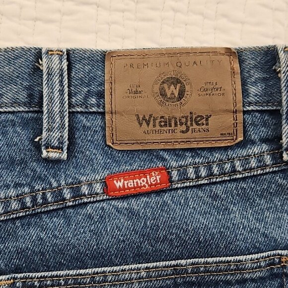 Wrangler Jeans Men's 38x32 Regular Fit Straight Leg Medium Wash 965T1DS EUC - Picture 15 of 16